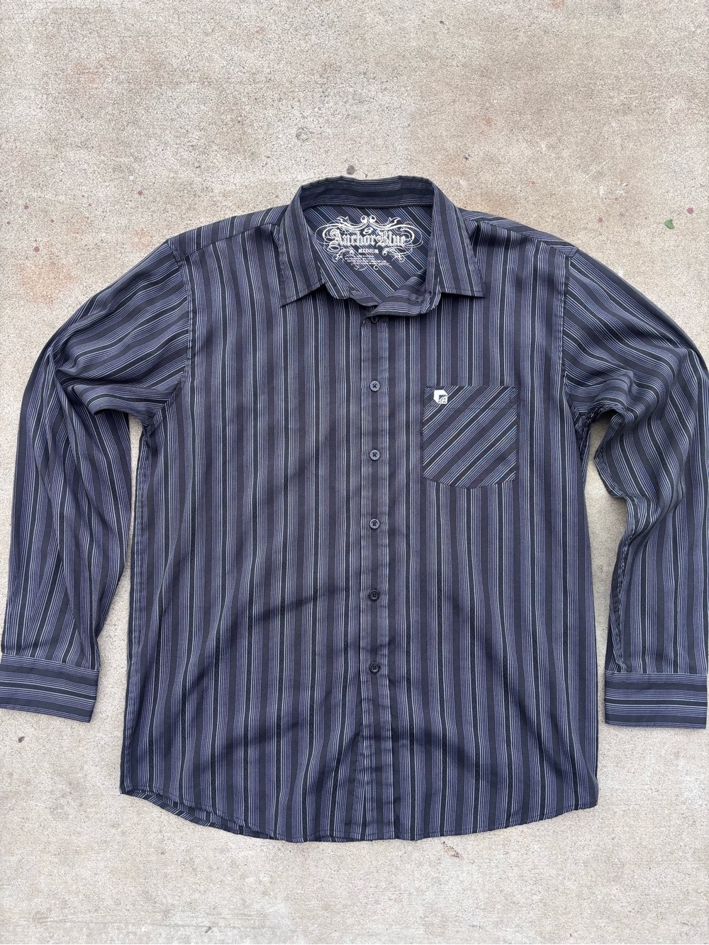 anchor blue Men's Black & Gray Striped Button-Down Shirt Size Medium